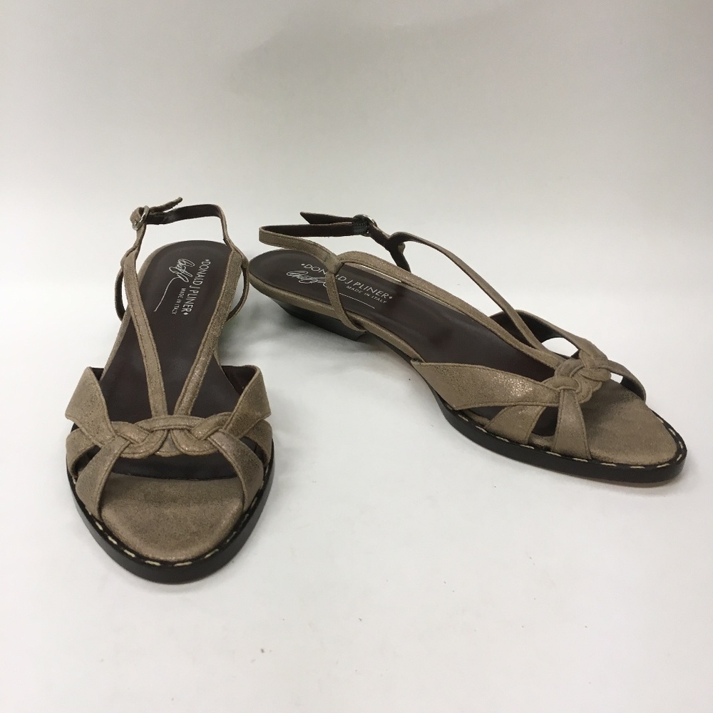 Donald J. Pliner Burro Sandals.  7.5N Gold (0085)
